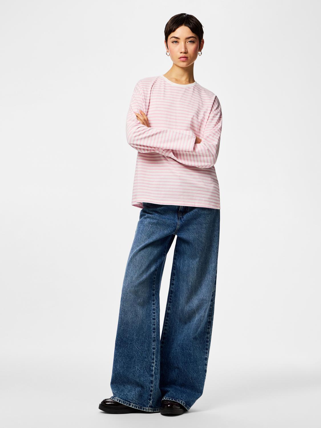 model_shot-front_full